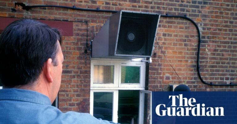 Traffic, mobiles, music … let’s turn the volume down | Pollution
