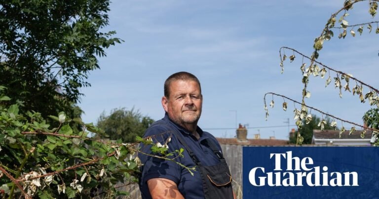 ‘I’m giving people a happy space’: the man clearing gardens for free – and letting light into strangers’ lives | Volunteering ‘I’m giving people a happy space’: the man clearing gardens for free – and letting light into strangers’ lives | Volunteering
