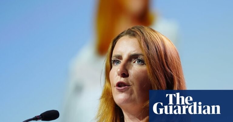 British bosses to be forced to meet with employees who request flexible working | Employment law British bosses to be forced to meet with employees who request flexible working | Employment law