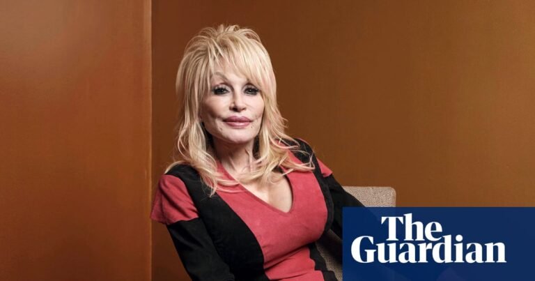 Dolly Parton’s estate alleges her nephew used barbed wire to avoid being served | Dolly Parton